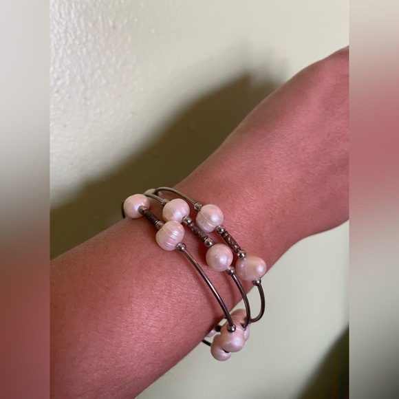 Elegant Natural Pearl Wraparound Bracelet - Picture 4 of 5